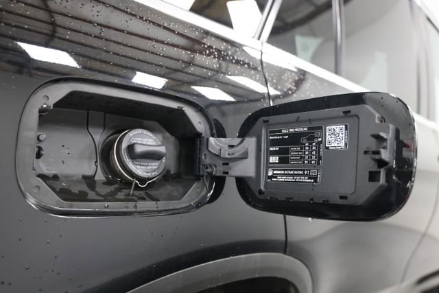 Used 2018 Mercedes-Benz GLC 300 4MATIC image 19