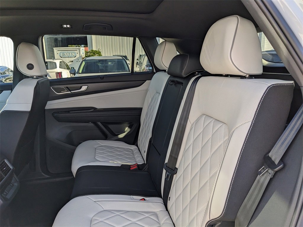 New 2026 Volkswagen Atlas Cross Sport SEL Premium R-Line image 17