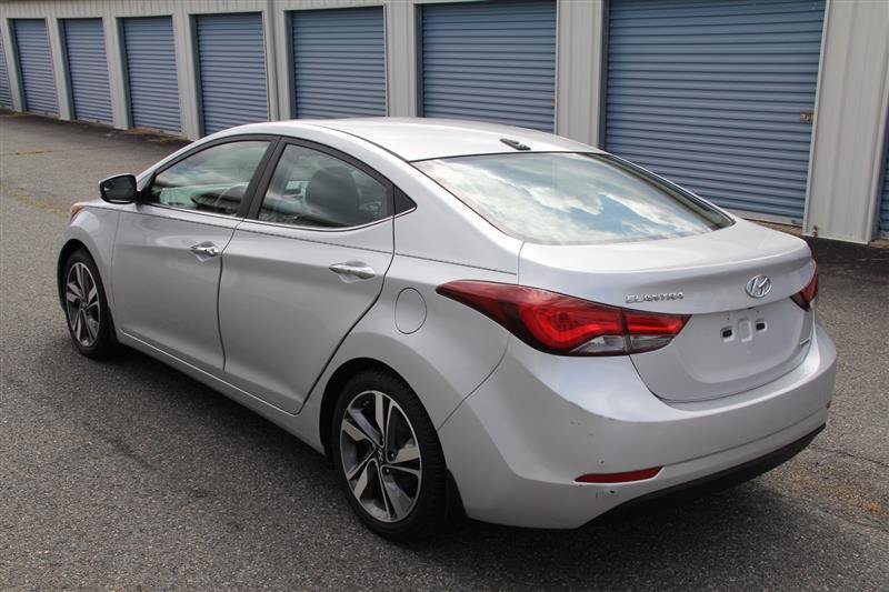 Used 2015 Hyundai Elantra Limited w/ Option Group 05 FWD image 7