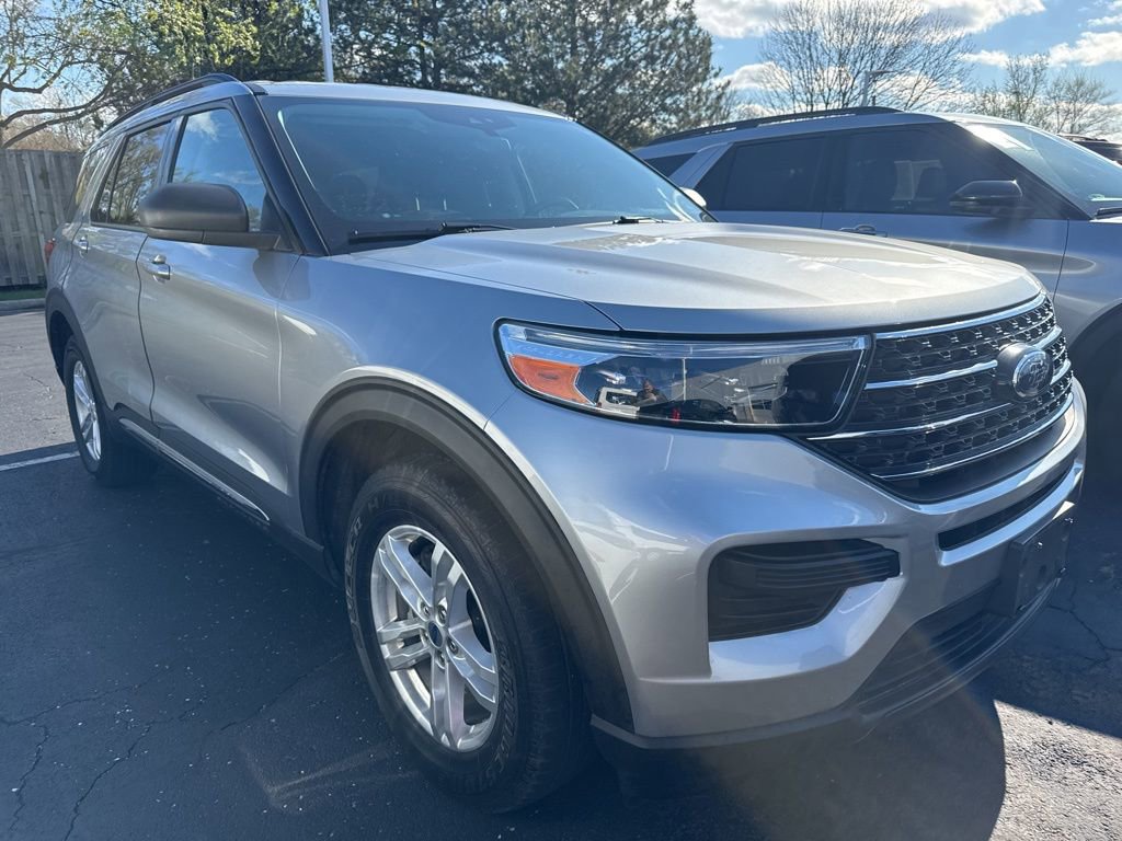 Used 2021 Ford Explorer XLT AWD/4WD image 3