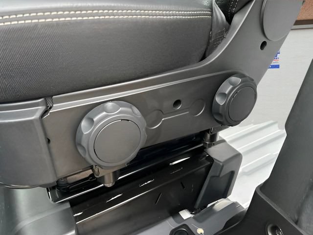 New 2024 RAM ProMaster 3500 w/ Leather Interior Group FWD image 30