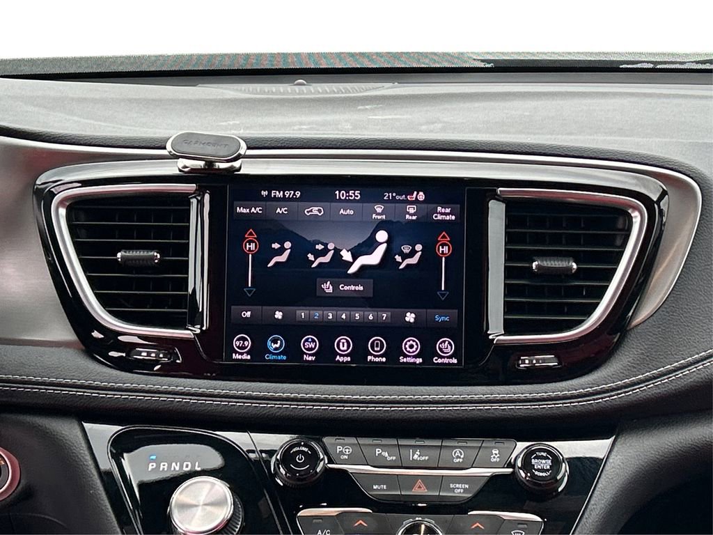 Used 2020 Chrysler Pacifica Limited w/ Quick Order Package 27H Red S image 18