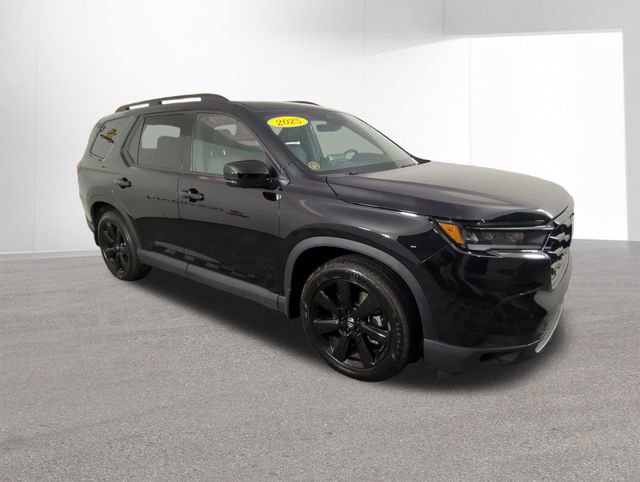 Used 2025 Honda Pilot Black Edition image 12