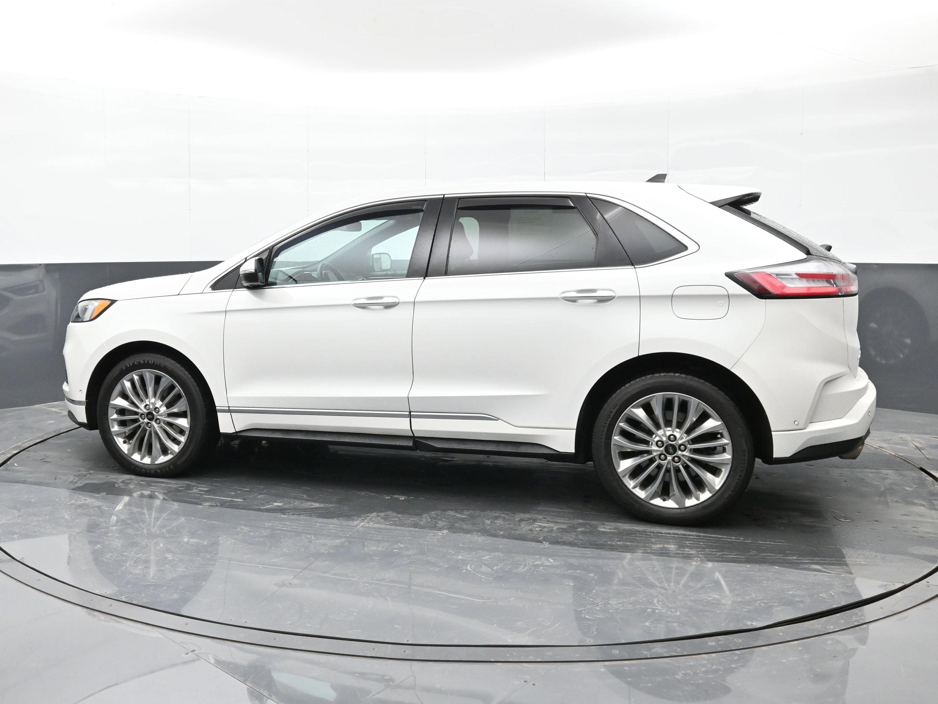 Used 2021 Ford Edge Titanium w/ Equipment Group 301A image 5