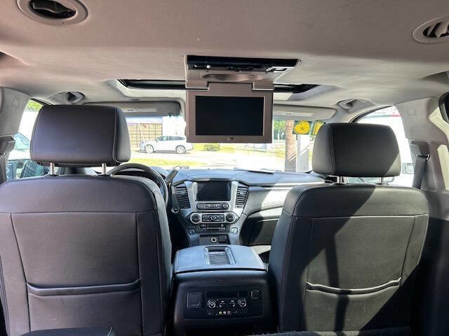 Used 2016 Chevrolet Suburban LT w/ Luxury Package RWD image 17