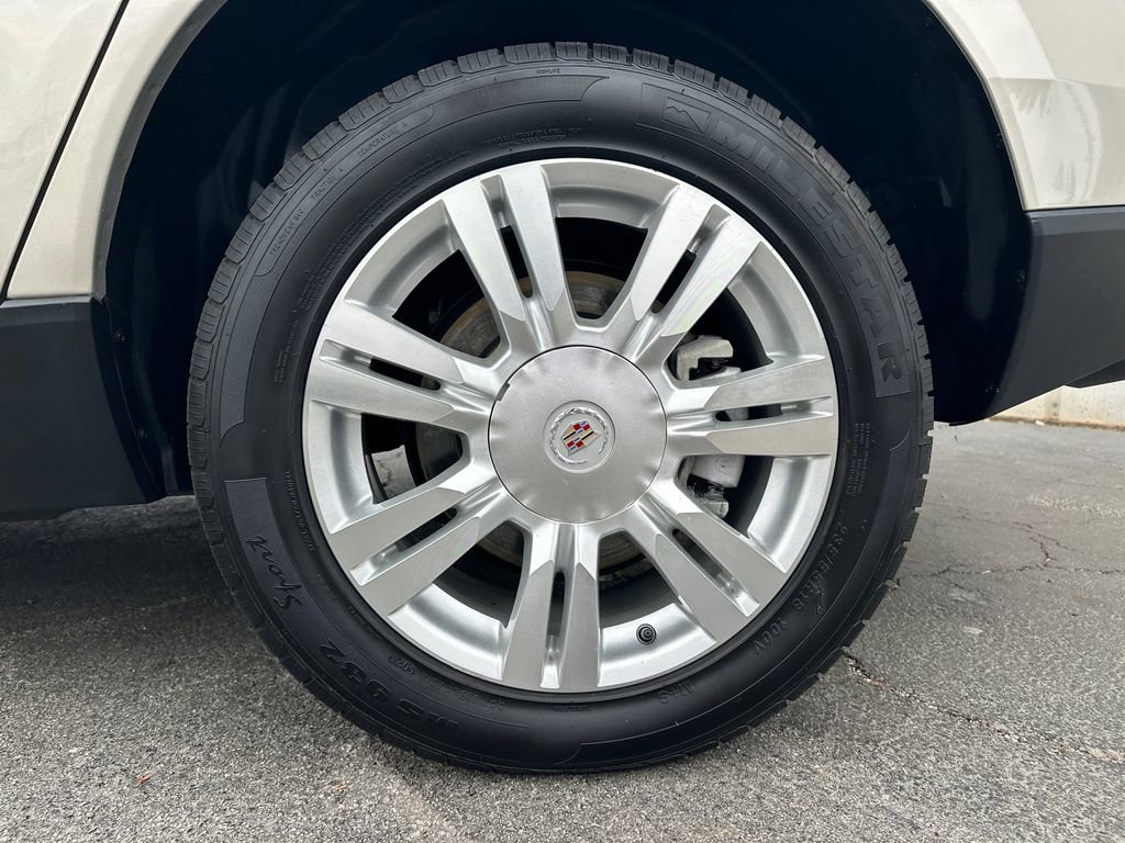 Used 2013 Cadillac SRX Luxury w/ Driver Awareness Package image 19
