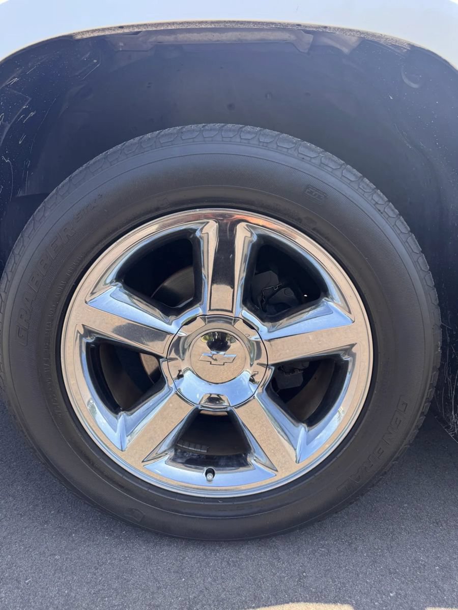 Used 2012 Chevrolet Avalanche LTZ AWD/4WD image 19