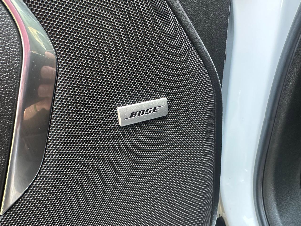 Used 2023 GMC Yukon XL AT4 image 11