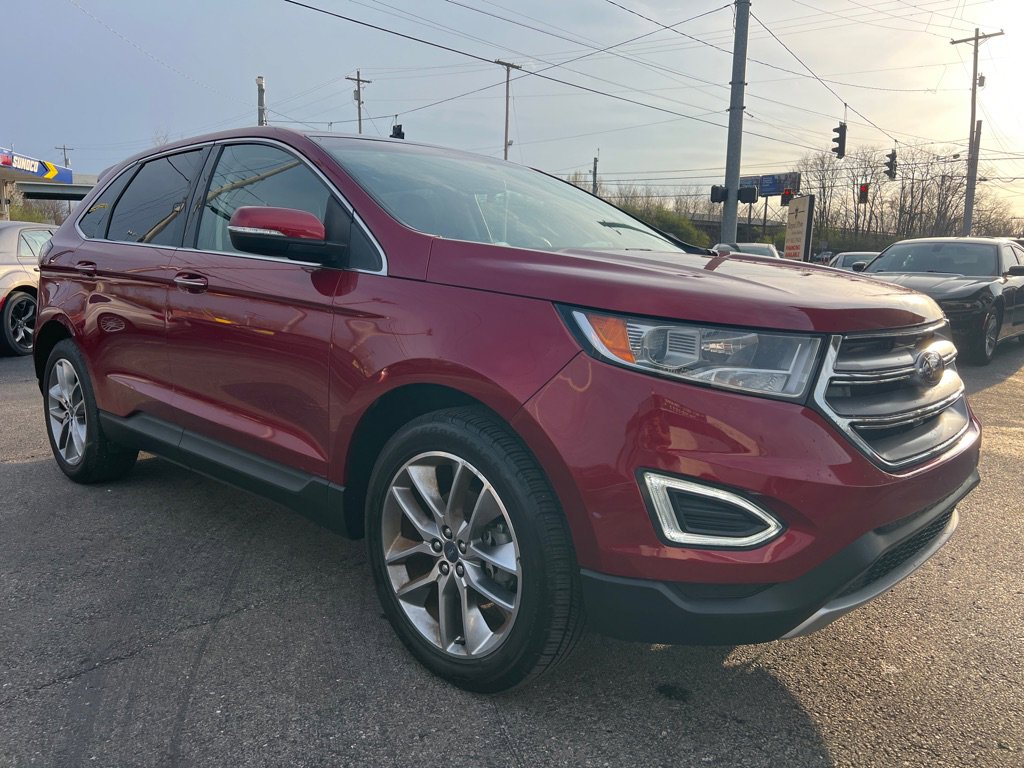 Used 2018 Ford Edge Titanium w/ Technology Package image 16