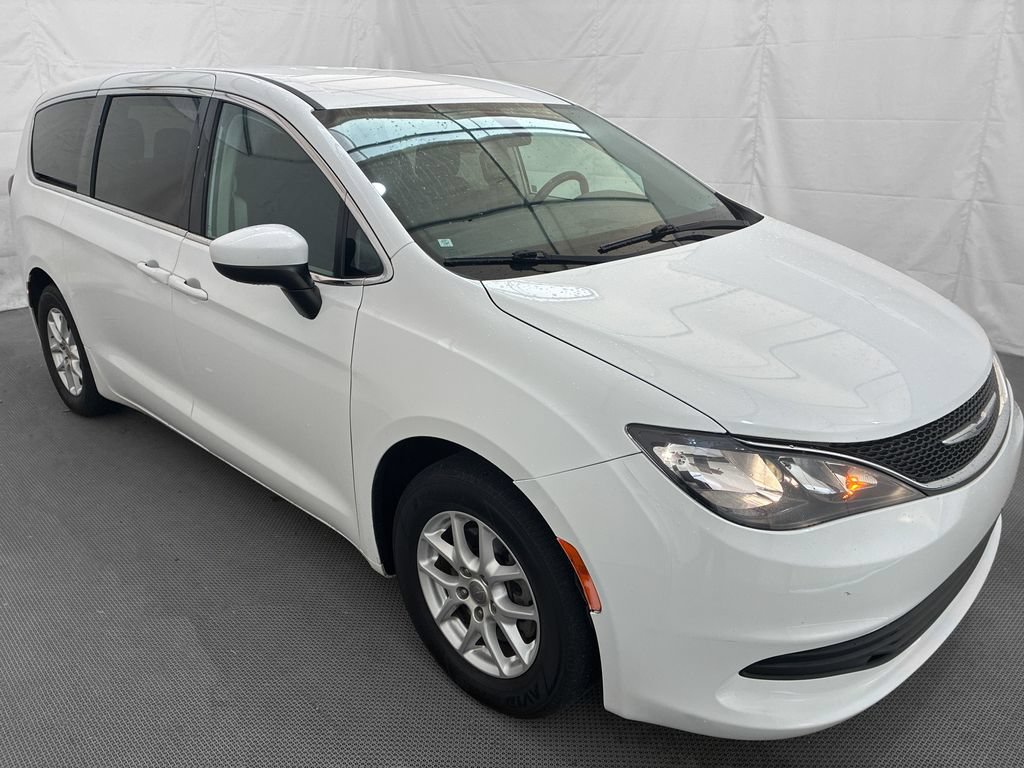 Used 2020 Chrysler Voyager LX w/ Cold Weather Group FWD image 8