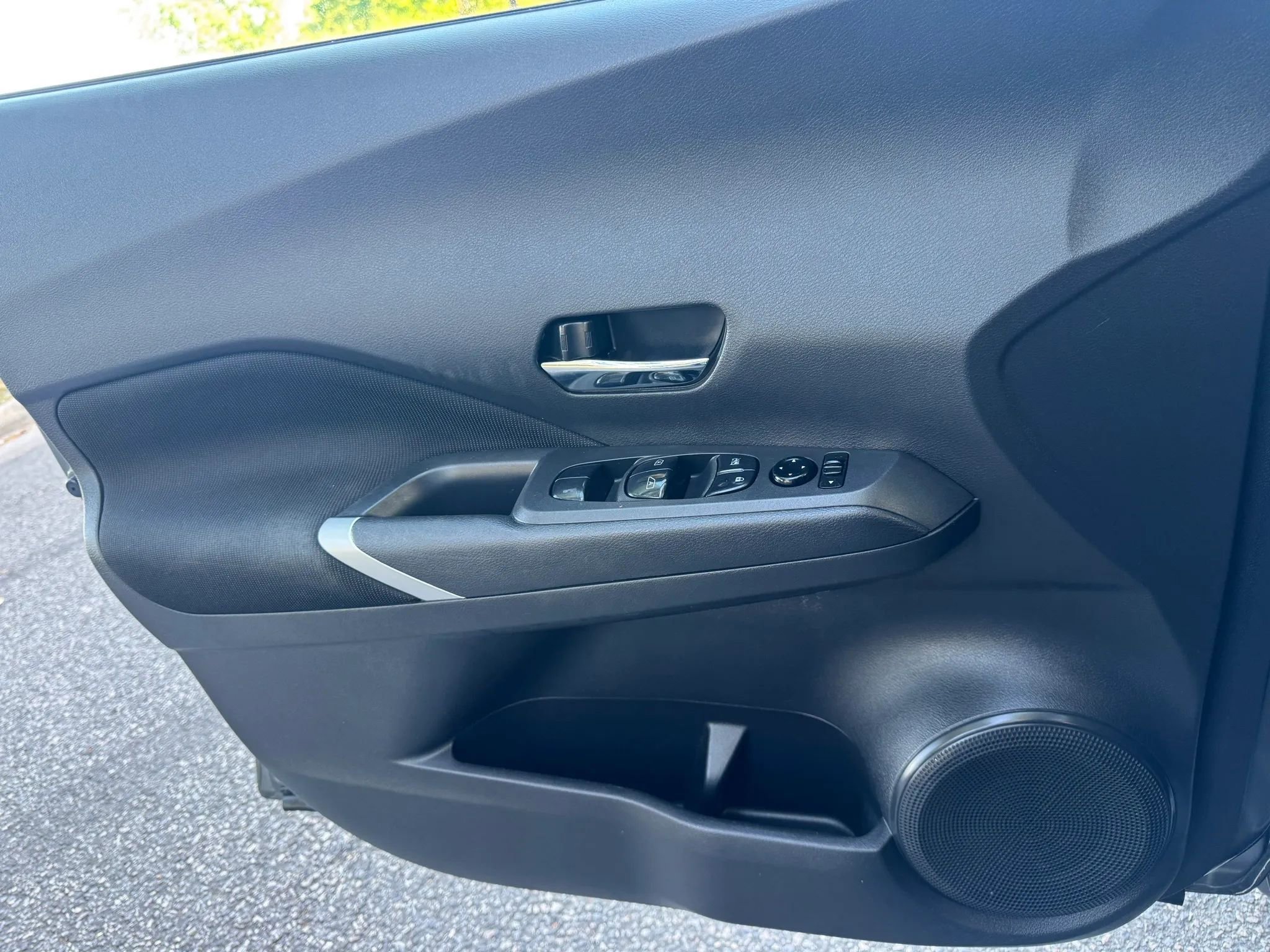 Used 2021 Nissan Kicks SV FWD image 13