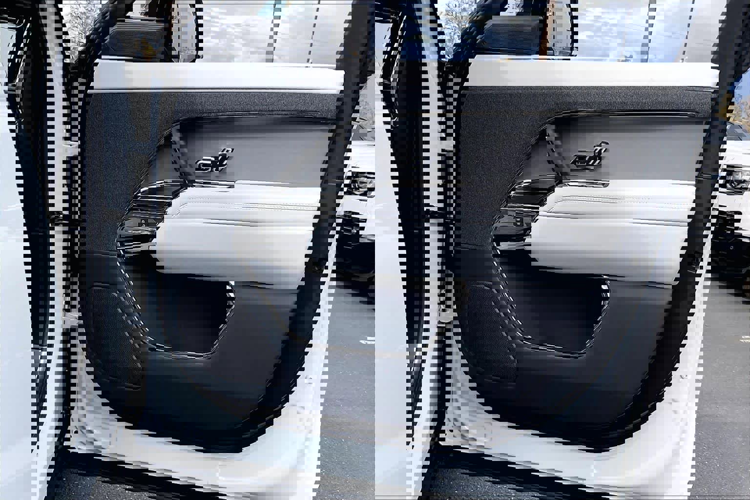 Used 2025 Land Rover Range Rover Sport SE image 26