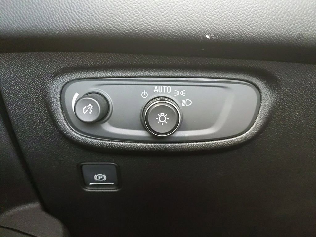 Used 2019 GMC Terrain SLE w/ Driver Convenience Package FWD image 23