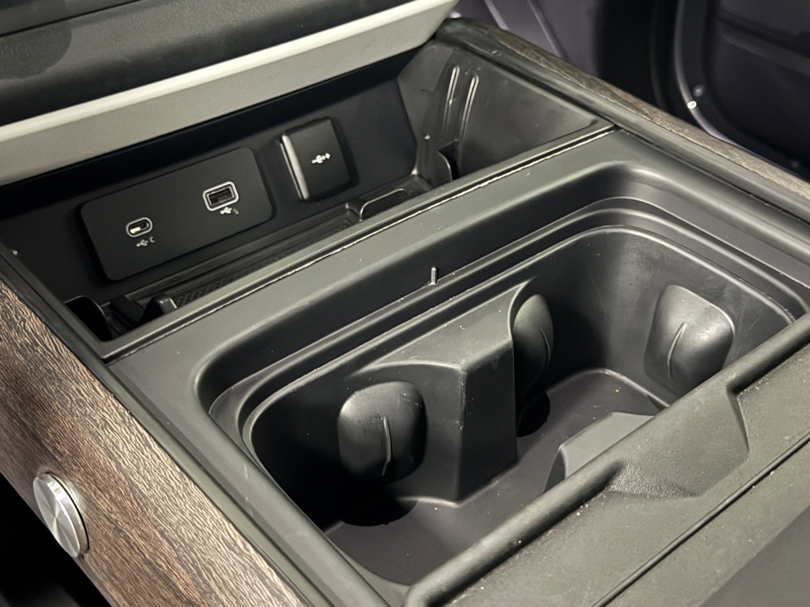 Used 2023 Land Rover Defender 110 S image 36