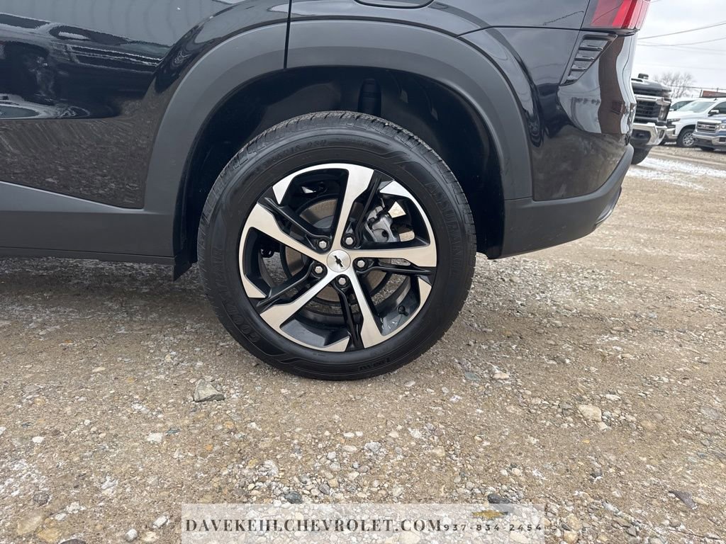 Used 2025 Chevrolet Trax RS w/ Driver Confidence Package image 42