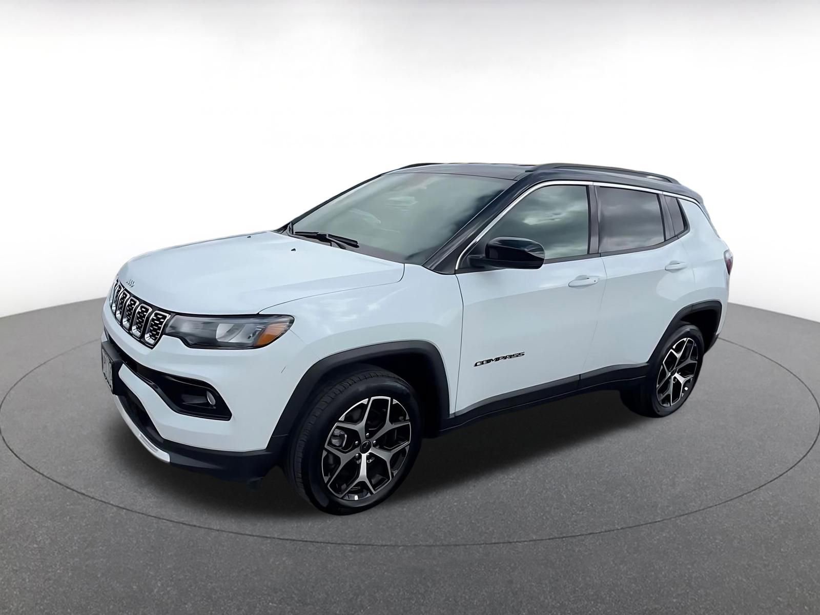 Used 2025 Jeep Compass Limited image 8