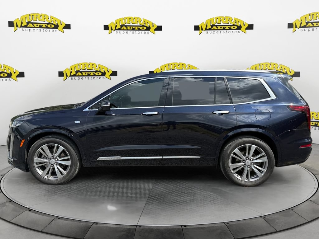 Used 2022 Cadillac XT6 Premium Luxury FWD image 2