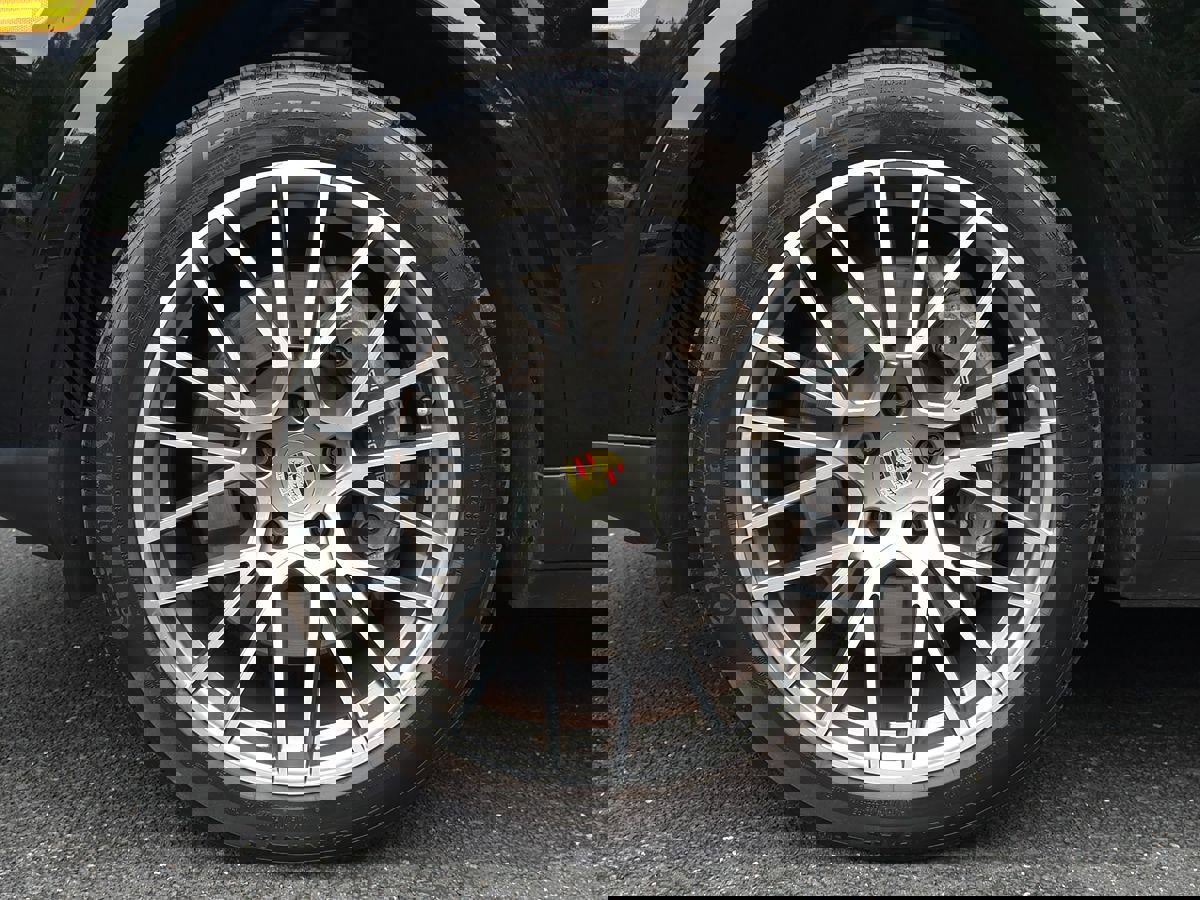 Used 2023 Porsche Cayenne Platinum Edition image 65