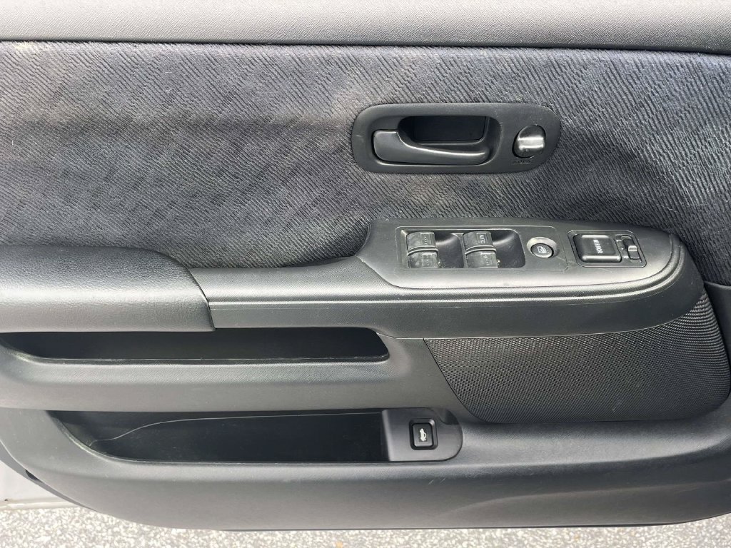 Used 2005 Honda CR-V LX image 17