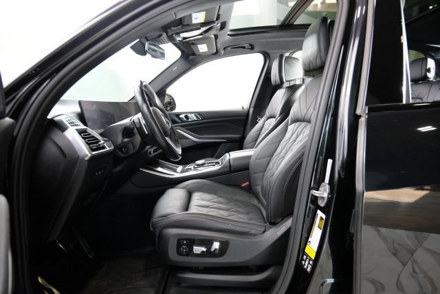 Used 2024 BMW X5 M60i w/ Parking Assistance Package AWD/4WD image 5