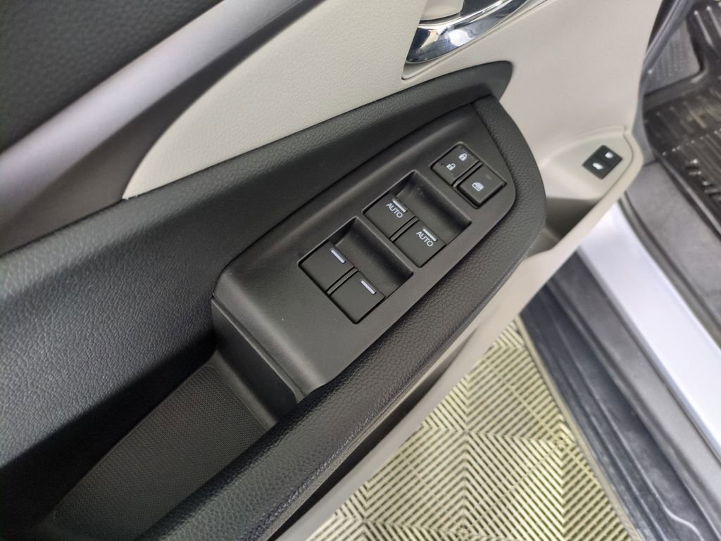 Certified 2022 Honda Pilot Special Edition image 11