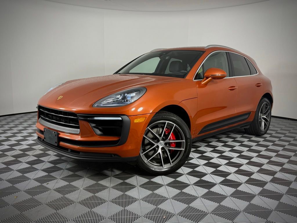 Certified 2022 Porsche Macan S AWD/4WD image 1