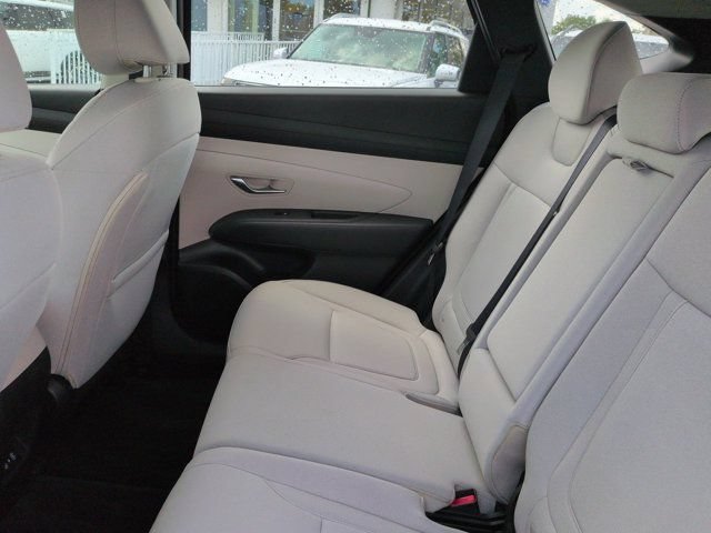 Certified 2025 Hyundai Tucson SE FWD image 14