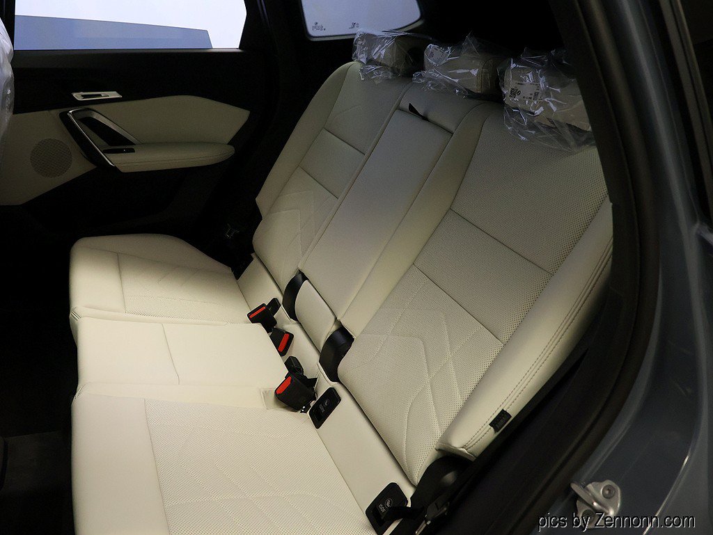 New 2027 BMW X1 xDrive28i AWD/4WD image 12