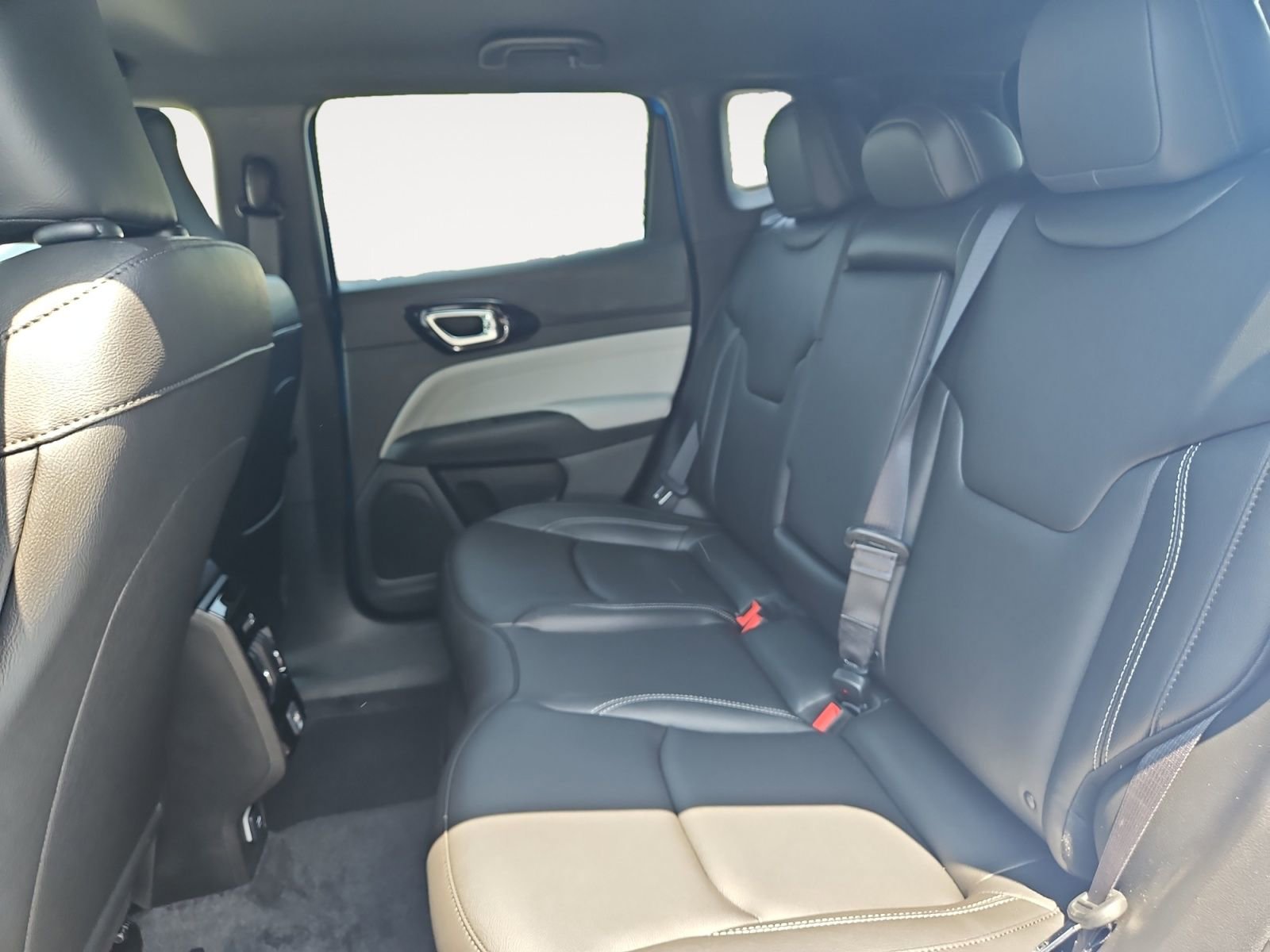 New 2025 Jeep Compass Limited image 13