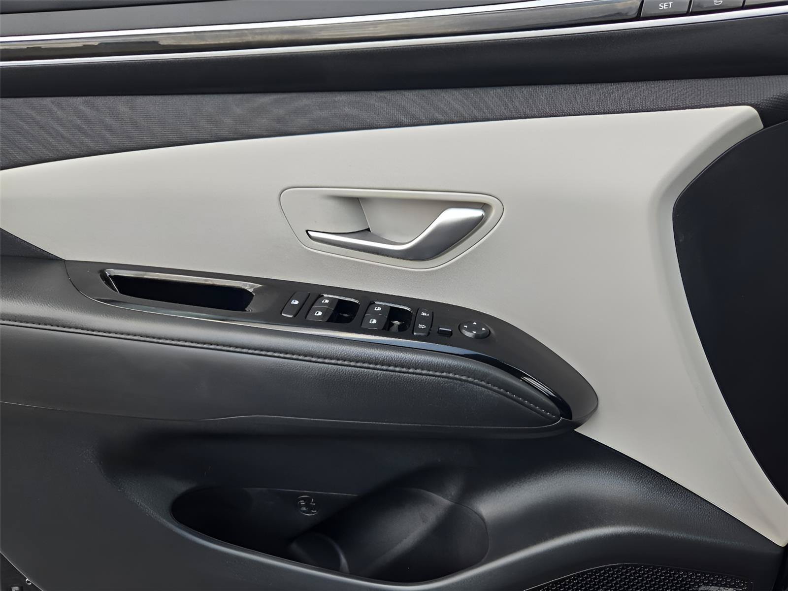 Used 2023 Hyundai Tucson Limited w/ Cargo Package AWD/4WD image 19