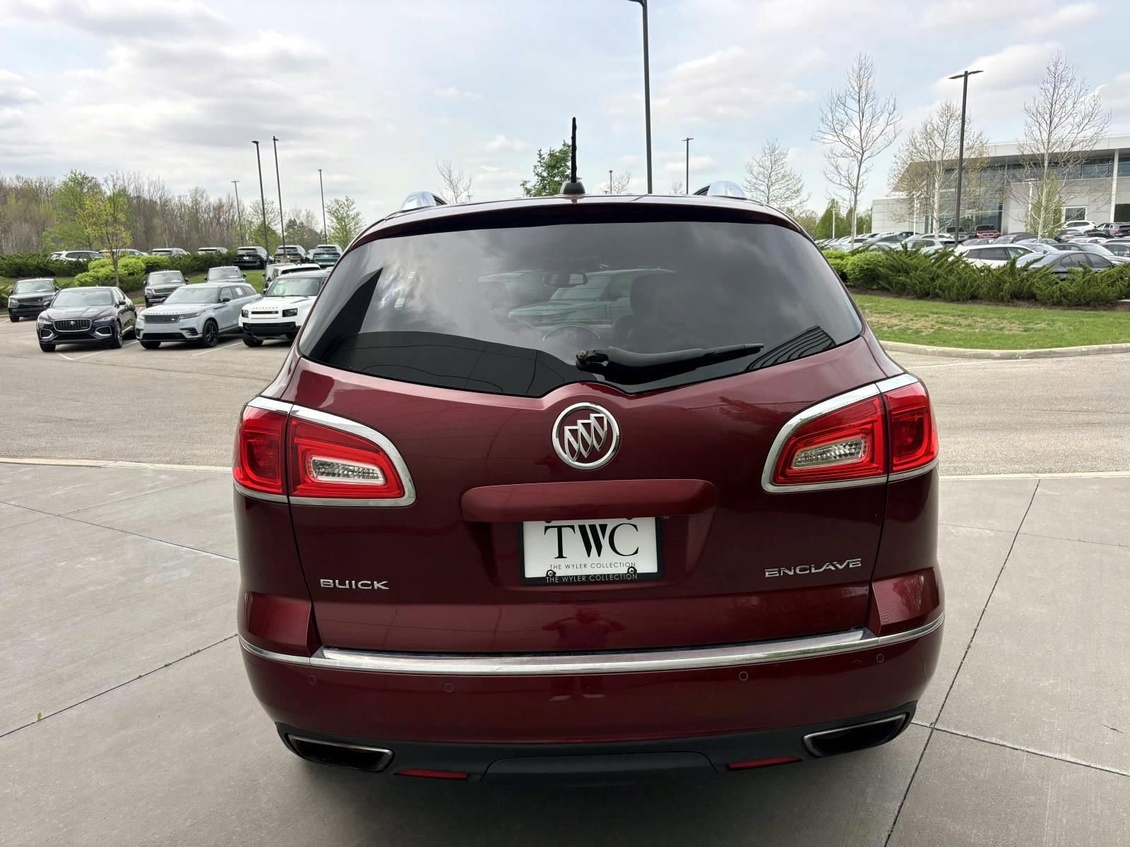 Used 2016 Buick Enclave Leather FWD image 6