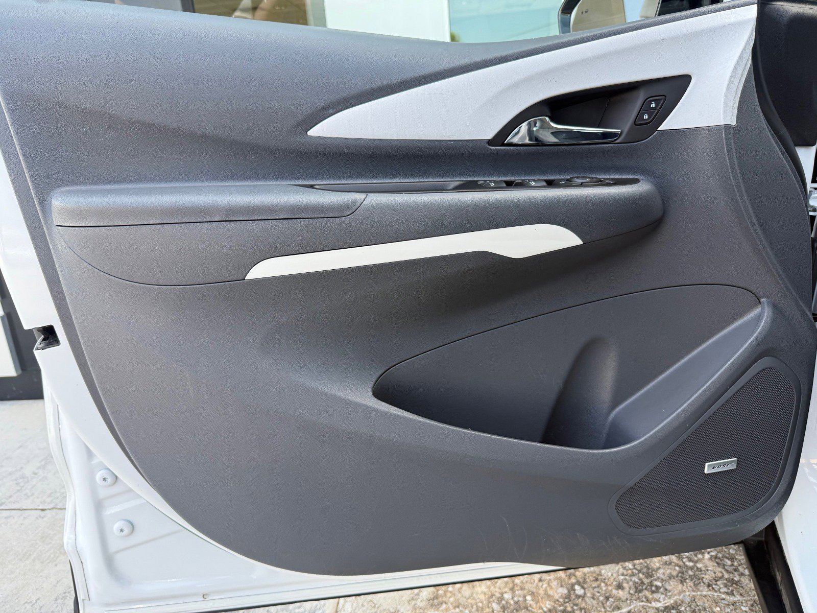 Used 2017 Chevrolet Bolt Premier w/ Driver Confidence II Package image 7