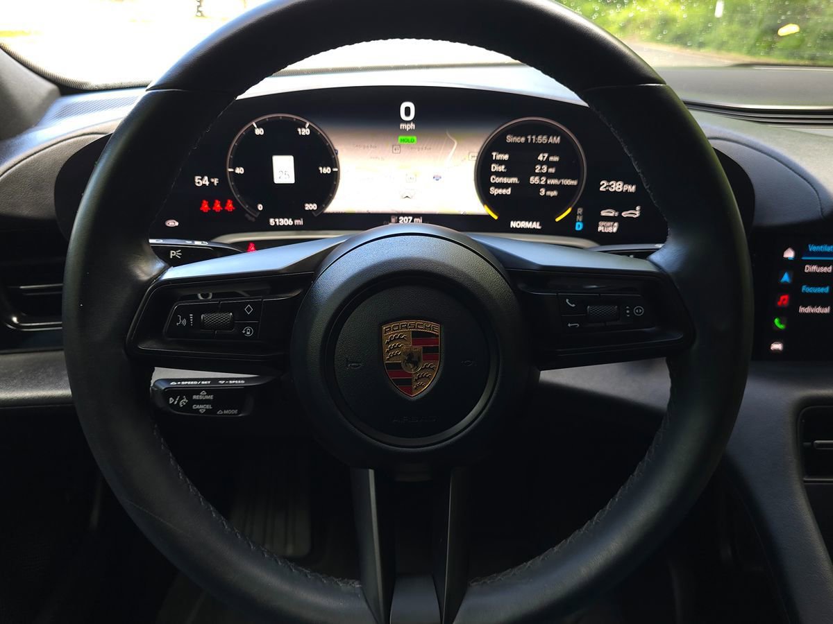 Used 2020 Porsche Taycan 4S w/ Premium Package image 29