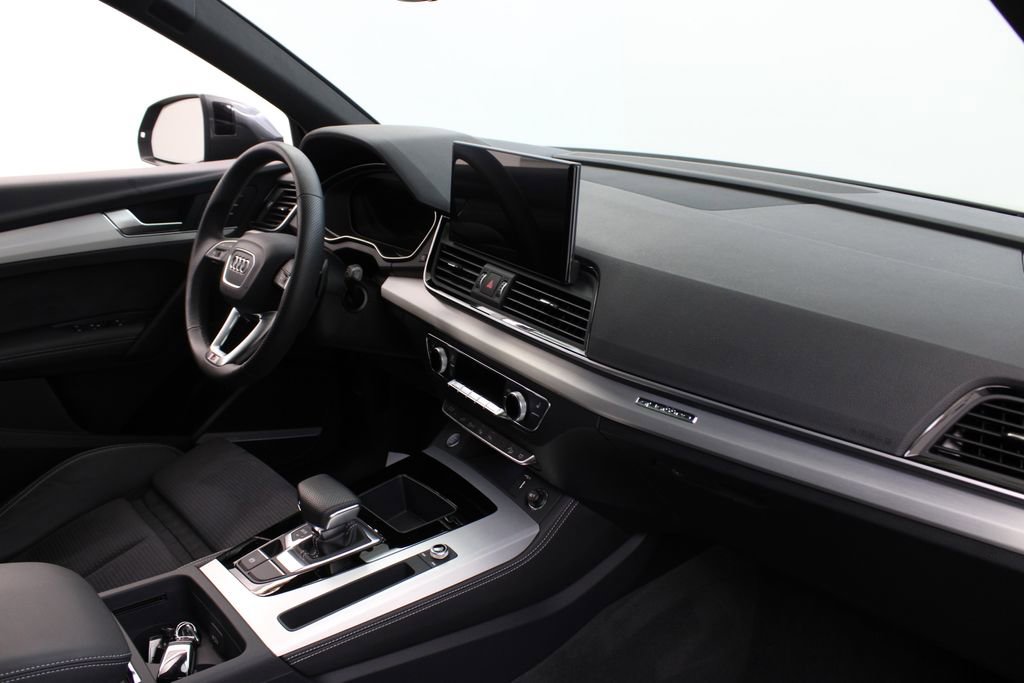 Certified 2024 Audi Q5 e Prestige image 26