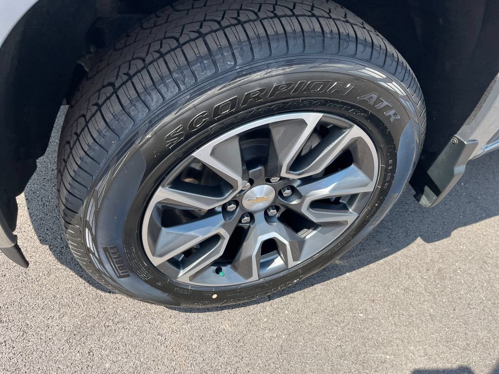 Used 2023 Chevrolet Silverado 1500 LT AWD/4WD image 10