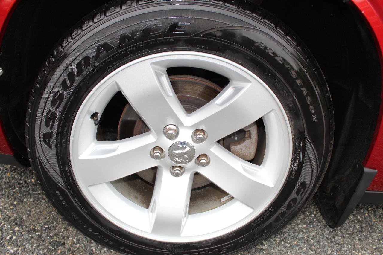 Used 2010 Dodge Challenger SE RWD image 28