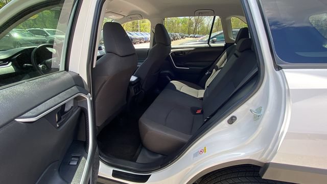 Used 2024 Toyota RAV4 LE AWD/4WD image 29