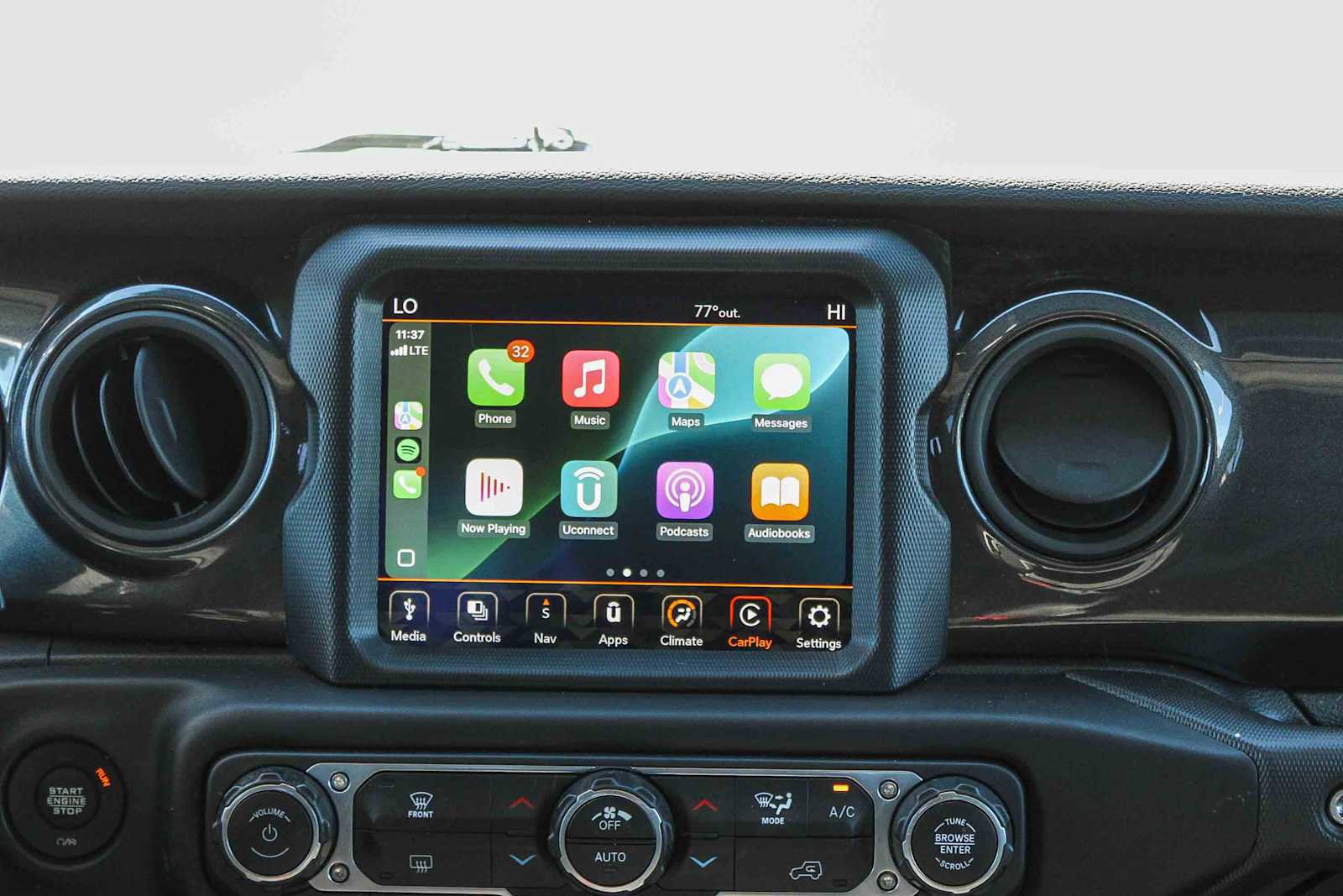 Used 2021 Jeep Gladiator Sport image 11