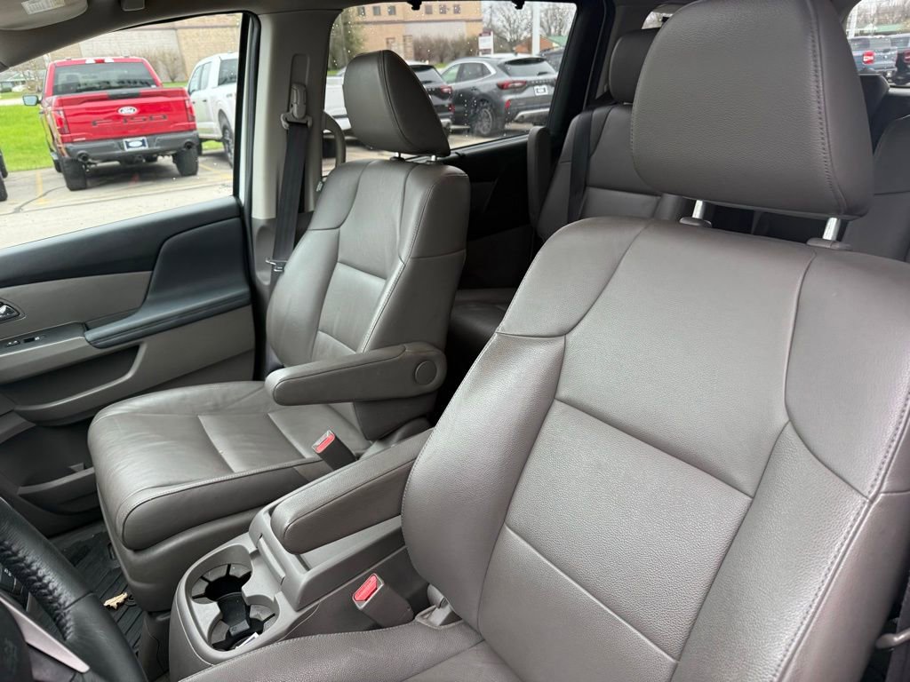 Used 2016 Honda Odyssey Touring image 3