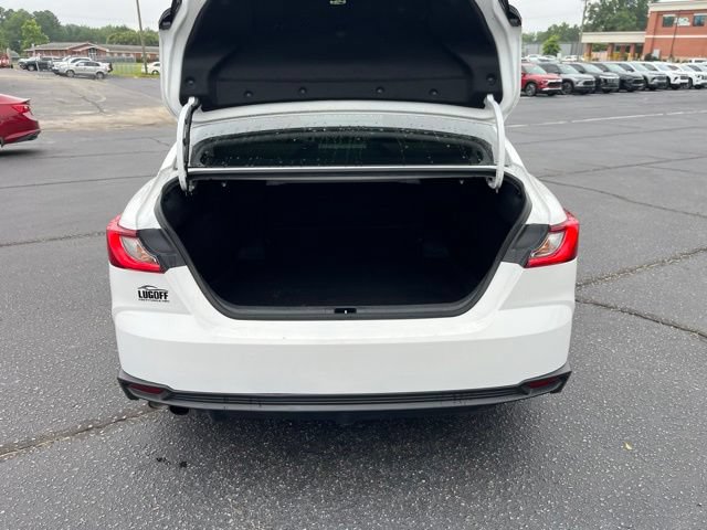 Used 2025 Toyota Camry SE w/ Convenience Package FWD image 32