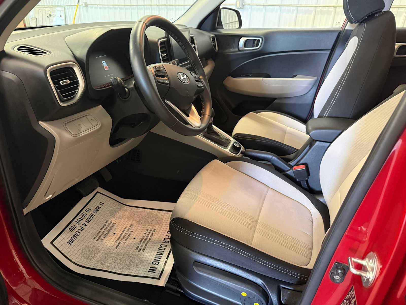 Used 2023 Hyundai Venue SEL FWD image 19