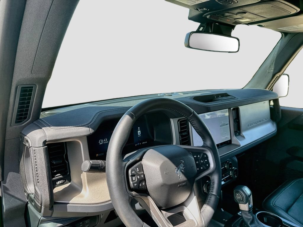 Used 2025 Ford Bronco Outer Banks AWD/4WD image 11