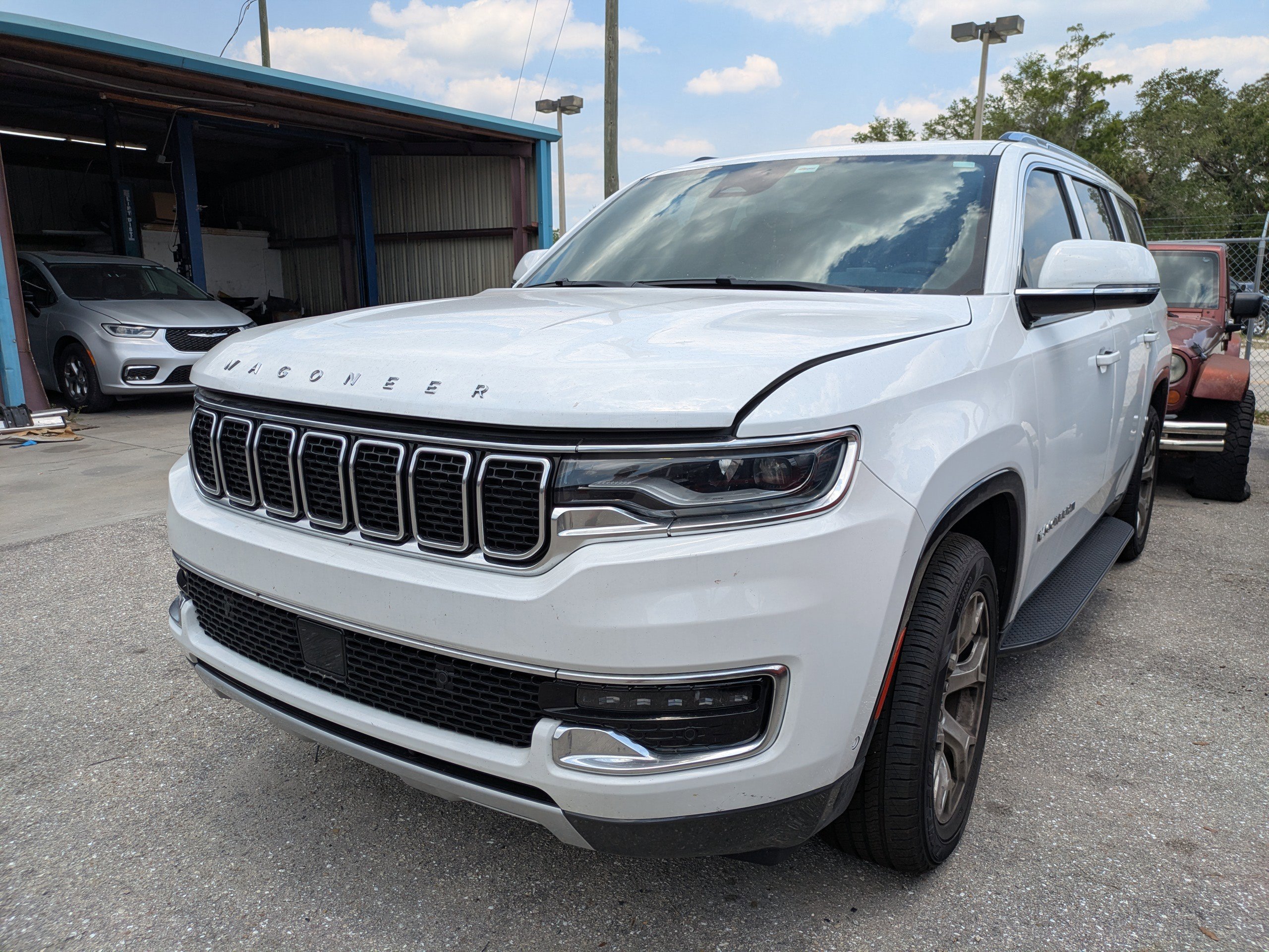 Used 2022 Jeep Wagoneer Series II RWD image 5