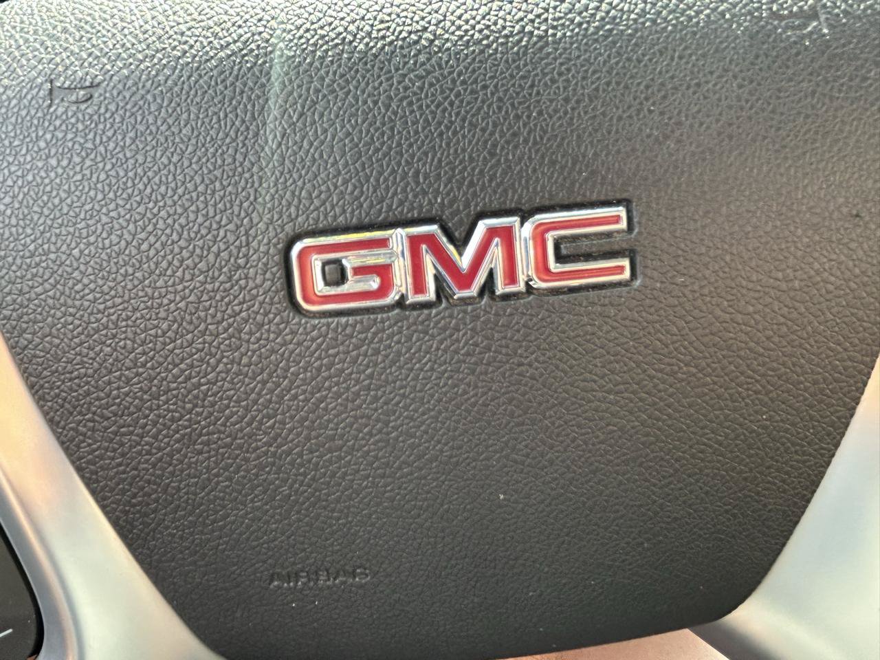 Used 2015 GMC Acadia SLE FWD image 21