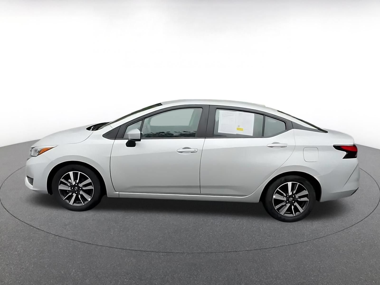 Used 2025 Nissan Versa SV FWD image 9