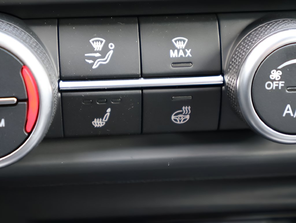 New 2026 Alfa Romeo Giulia AWD w/ Driving Assist Package image 28