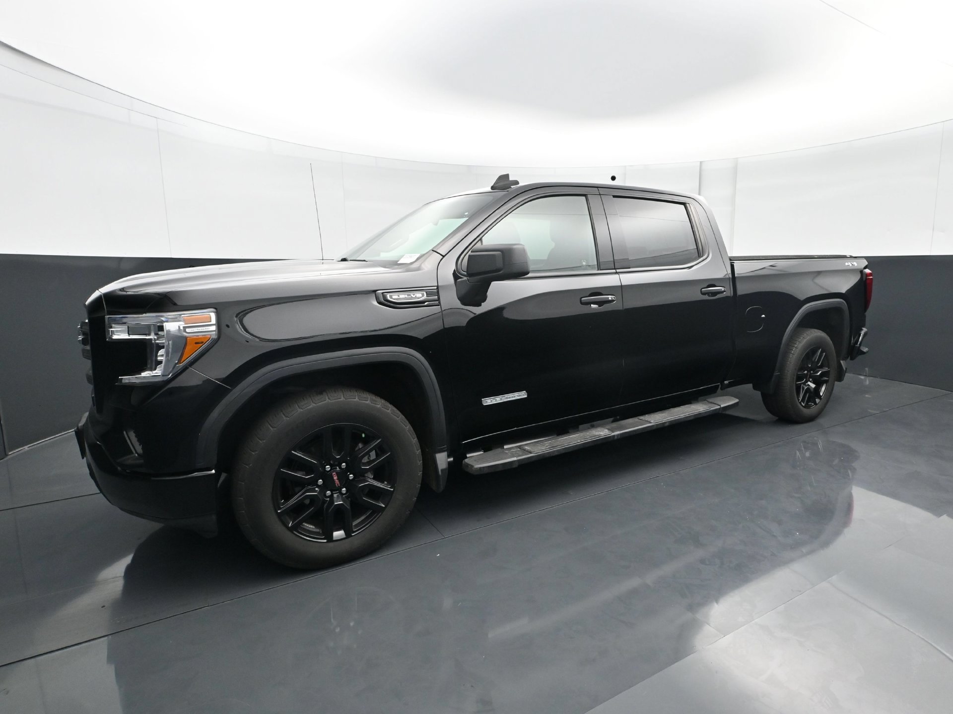 Used 2020 GMC Sierra 1500 Elevation w/ Elevation Value Package AWD/4WD image 2