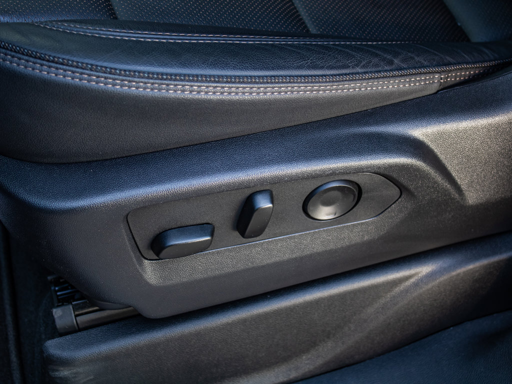 Used 2025 Chevrolet Suburban High Country image 19