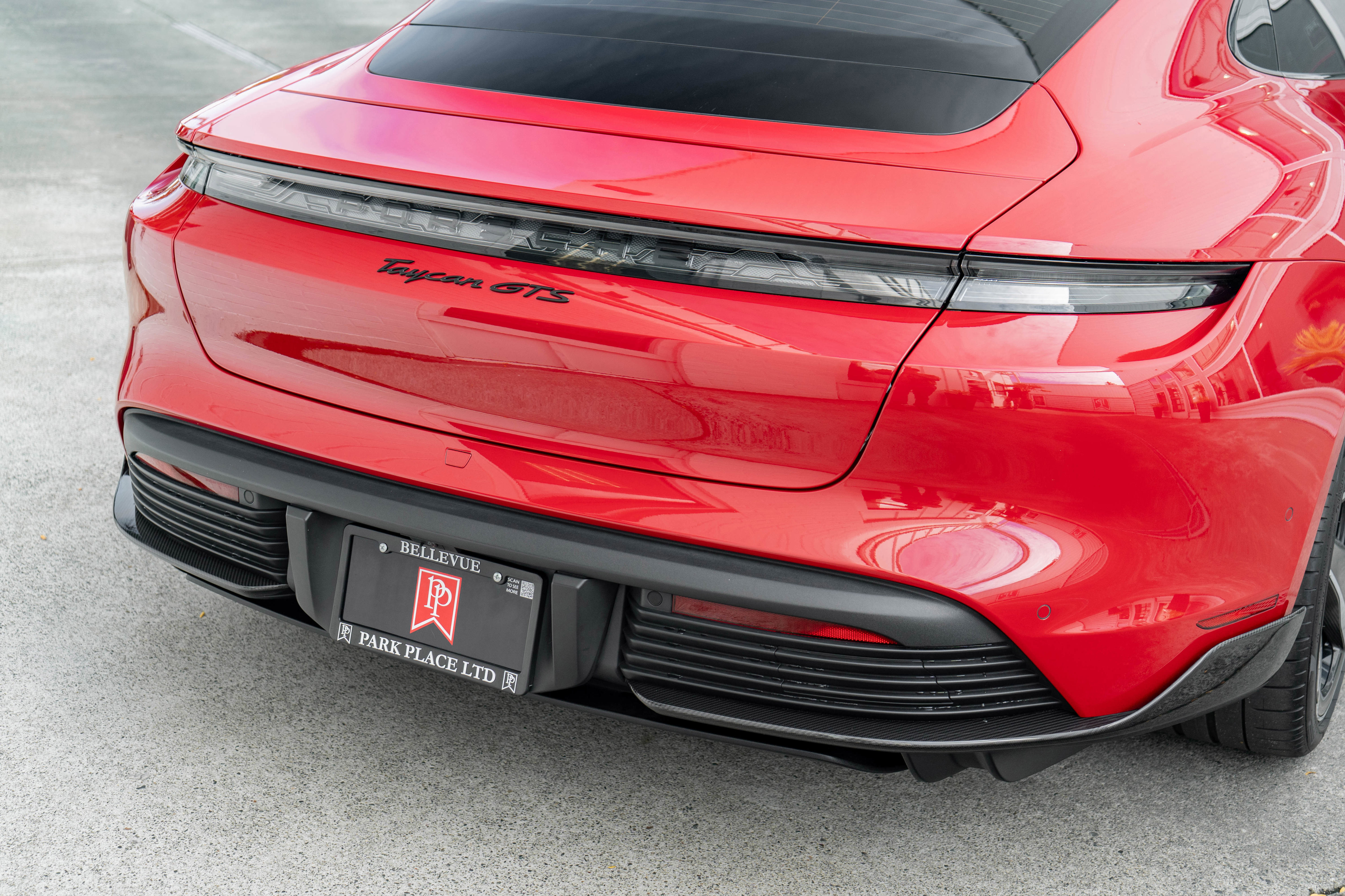 Used 2023 Porsche Taycan GTS image 7