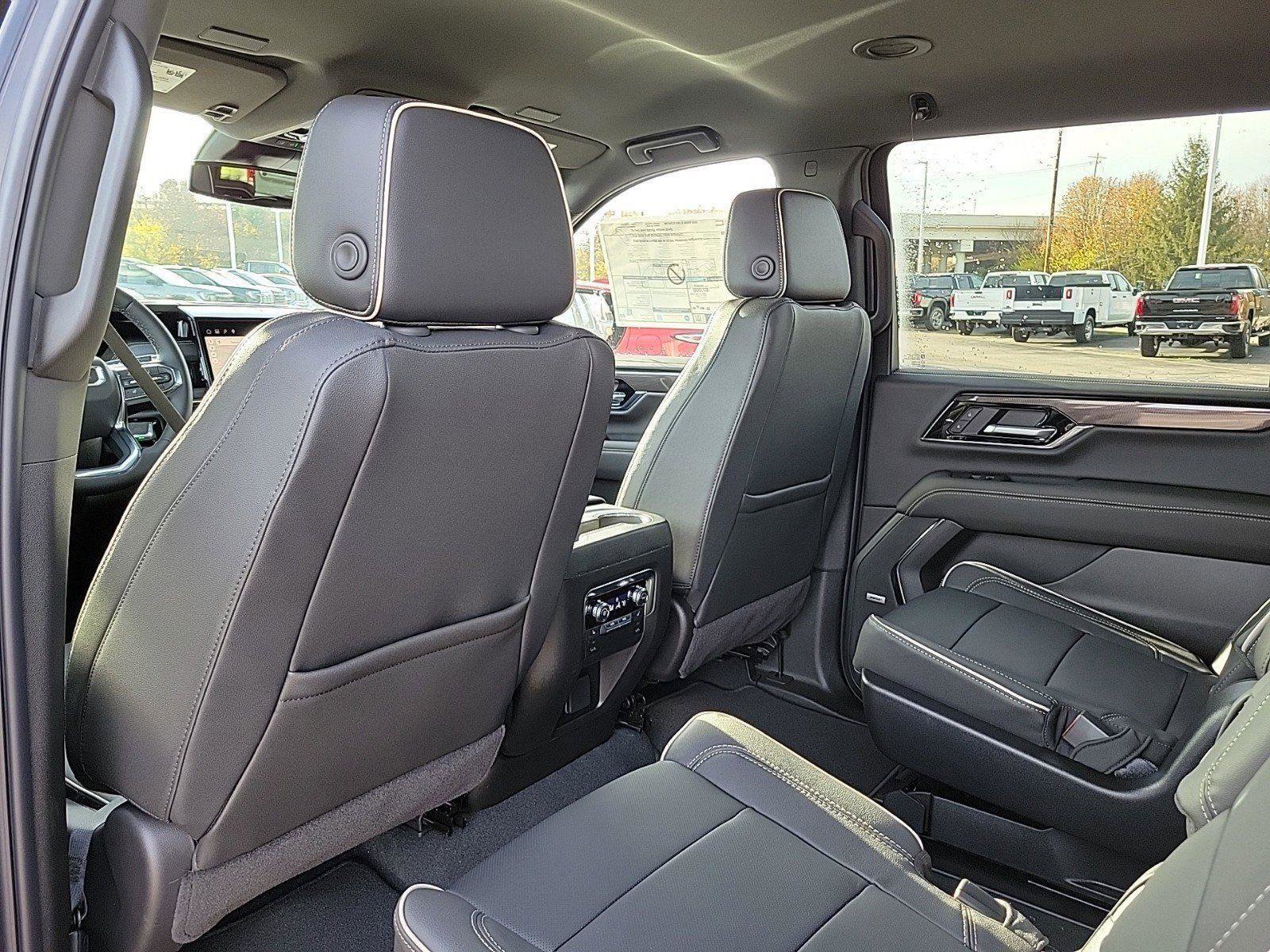 New 2026 GMC Yukon XL Elevation image 13